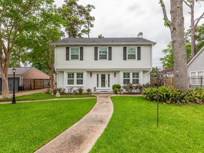 2620 Gladys St