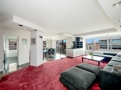 150 E 69th St APT 16P