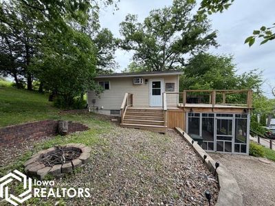 1285 Lakeshore Dr
