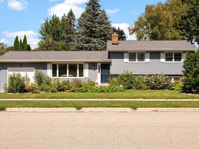 320 W Elm St
