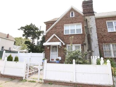 14798 Grand Central Pkwy