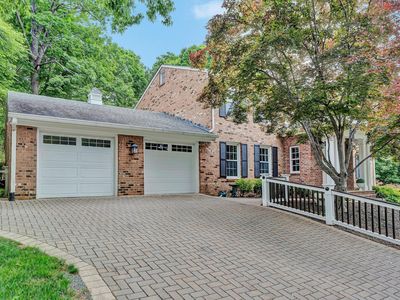 6235 Hidden Valley Dr