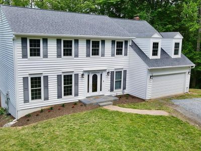 11905 Falling Creek Dr