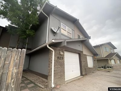 Property at 923 Mountain View Dr, Gillette, WY