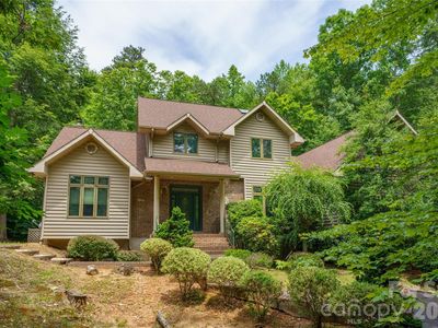 136 Rumbling Bald Rd