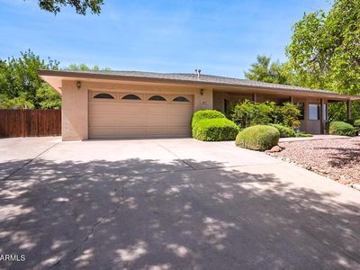 4657 E BROKEN SADDLE Drive