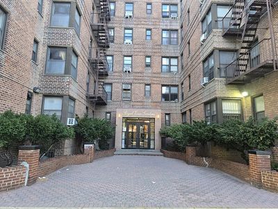 8419 51st Ave APT 1L