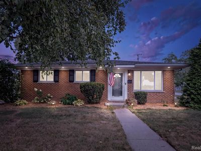 Property at 908 Elmsford Dr, Clawson, MI