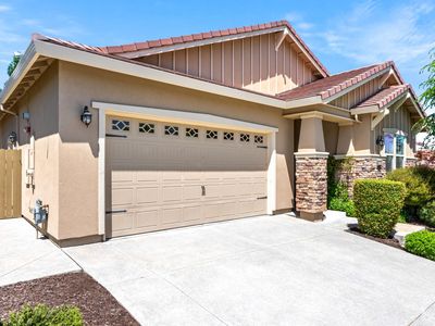 706 Mousebird Ct