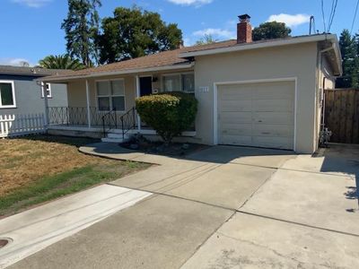 1027 Valota Rd