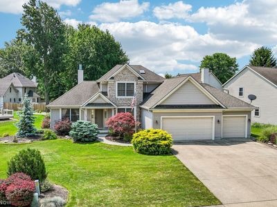 Property at 115 Pembridge Ct, Sheffield Lake, OH