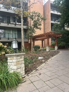 5900 Oakwood Dr APT 1L