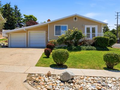 2312 E Cinnabar Ln