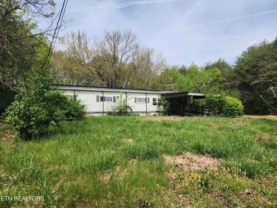 942 Honeysuckle Rd