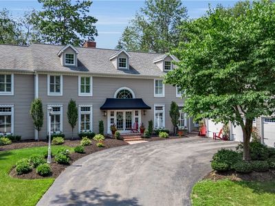 163 Roxbury Park
