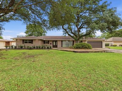 3875 Kenwood Dr