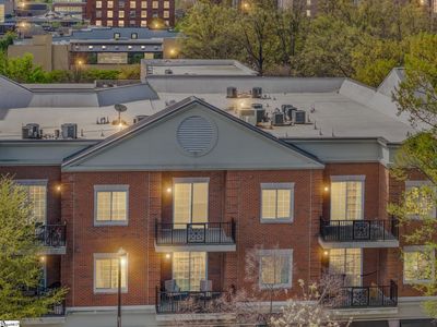 10 E Washington St APT 3G