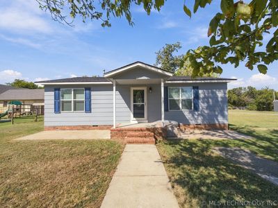 Property at 214 N Hughes St, Morris, OK