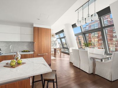 35 W 15th St APT 14D