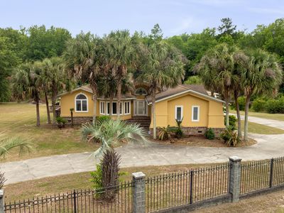 1561 Zion Rd