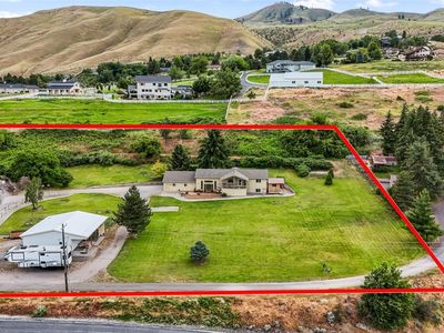 2049 Sleepy Hollow Road