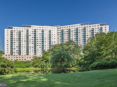 10401 Grosvenor Pl APT 1128