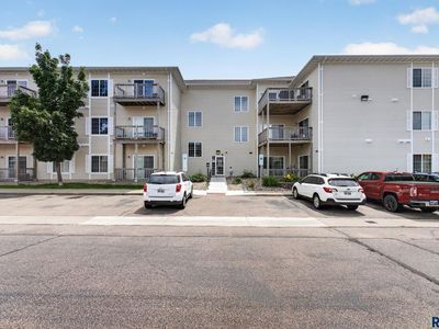 7434 S Louise Ave APT 303