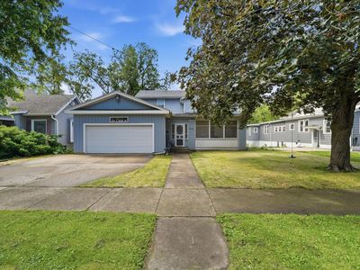 627 E Main St