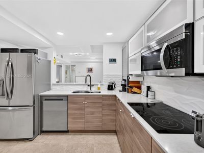 529 E Sheridan St #3041