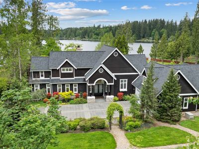 10701 E Lake Joy Drive NE