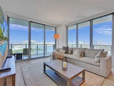 16385 Biscayne Blvd Unit 2107