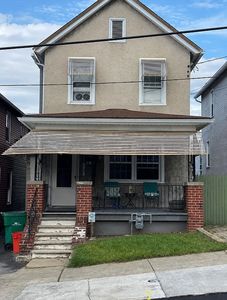 113 E Grove St
