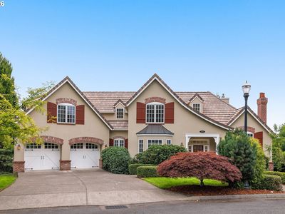2215 NW Crestview Way