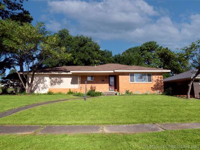 1715 Louise Dr