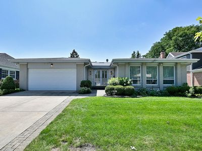 2307 E Sherwood Rd
