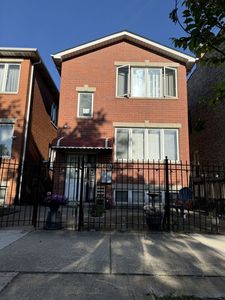 3714 S Hermitage Ave