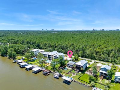 810 W Canal Dr