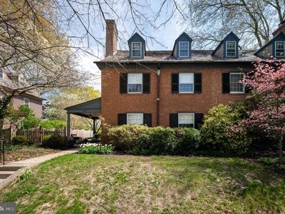 702 Greenhill Ave