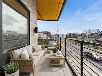2704 Clifton Ave Unit 203