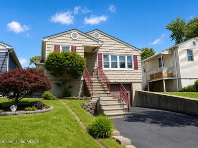 1011 Manor Rd