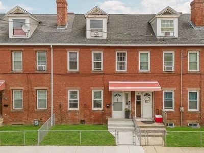 14 Center St
