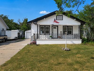 2614 W Douglas Ave
