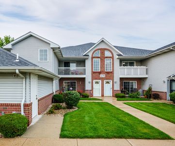 1270 Village Centre Dr