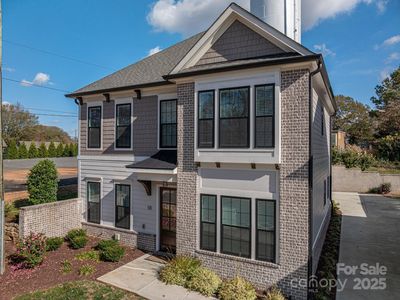 10 Oak St