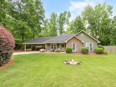 163 Lee Road 2158