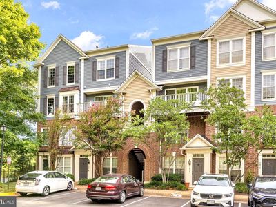7078 Falls Reach Dr APT 303