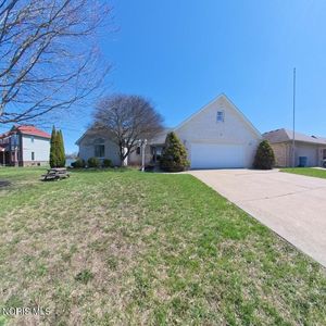 1013 S Lallendorf Rd