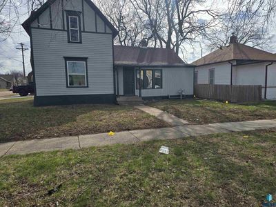 232 N Nesmith Ave