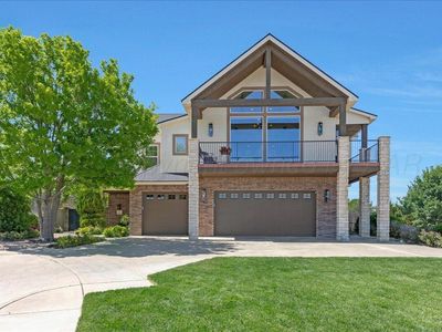 27 Carnoustie Ln