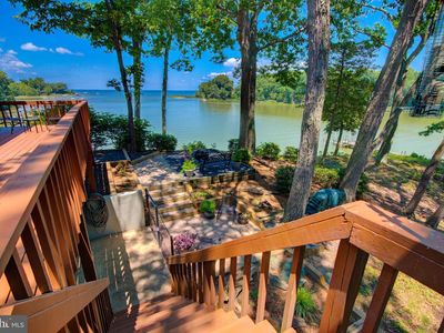 579 Bay Pointe Dr